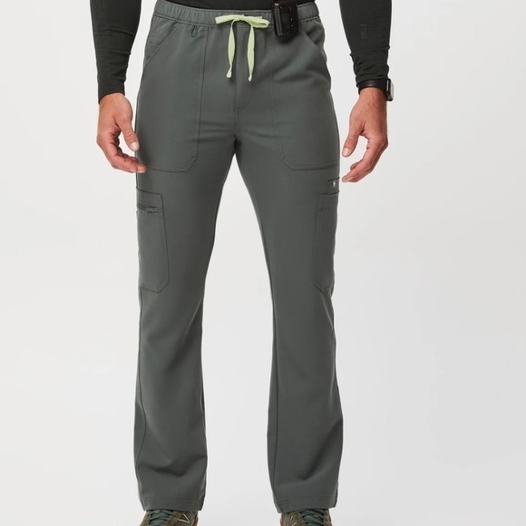 Figs Men’s Technical Collection Cargo Scrub Pants